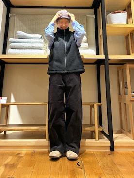 「アイテム（サンダル）」を使った、 コヤマ  ヒナタさん（レディース・164cm）の秋コーディネート