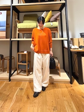 「RODE SKO（ロデスコ）の『WEB/一部店舗限定』コインローファー（ローファー、ブラック系）」を使った、 コヤマ  ヒナタさん（レディース・164cm）の秋コーディネート