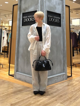 「RODE SKO（ロデスコ）の『MADE IN JAPAN』1センチパナマリボンパンプス（パンプス、ブラック系）」を使った、 コヤマ  ヒナタさん（レディース・164cm）の春コーディネート