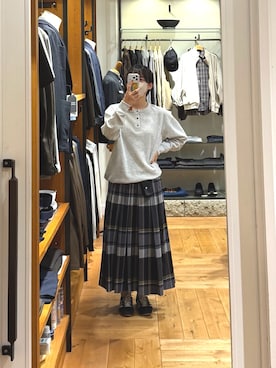 「URBAN RESEARCH DOORS（アーバンリサーチドアーズ）のadidas　TOKYO W（スニーカー、ブラック系）」を使った、 コヤマ  ヒナタさん（レディース・164cm）の秋コーディネート