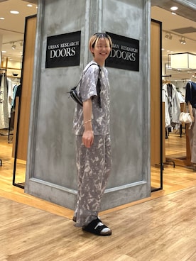 「URBAN RESEARCH DOORS（アーバンリサーチドアーズ）のBIRKENSTOCK　EXCLUSIVE ARIZONA WB(NR)（サンダル、ブラック系）」を使った、 コヤマ  ヒナタさん（レディース・164cm）の春コーディネート