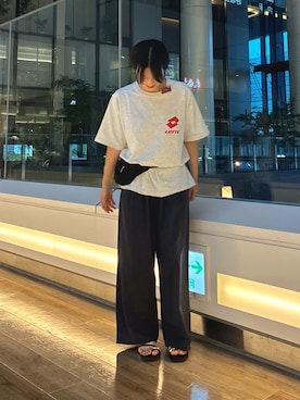 「URBAN RESEARCH DOORS（アーバンリサーチドアーズ）のメタルリングフラットサンダル | トング/ぺたんこ/軽量/きれいめ/カジュアル/夏（サンダル、ブラック系）」を使った、 コヤマ  ヒナタさん（レディース・164cm）の夏コーディネート