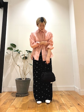 「URBAN RESEARCH DOORS（アーバンリサーチドアーズ）のライトウェイトソフトバブーシュ（その他シューズ、ホワイト系）」を使った、 コヤマ  ヒナタさん（レディース・164cm）の春コーディネート