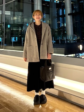 「アイテム（サンダル）」を使った、 コヤマ  ヒナタさん（レディース・164cm）の秋コーディネート