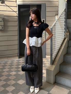 「continuer de NICE CLAUP（コンティニューデナイスクラップ）のフリフリペプラムパフT（Tシャツ/カットソー、ブラック系）」を使った、ゆずさん（レディース・161cm）の夏コーディネート