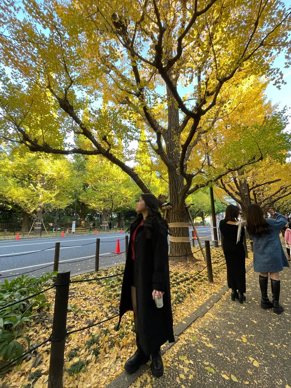 「最近のいい感じコーデ」｜「GUのアイテム（ノーカラーコート、ブラック系）」を使った、misorinさん（レディース・154cm）の秋コーディネートの1枚目の写真