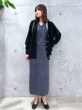「ノーカラー」｜「アイテム（アクセサリー）」を使った、AZUMAさん（レディース・171cm）の秋コーディネート