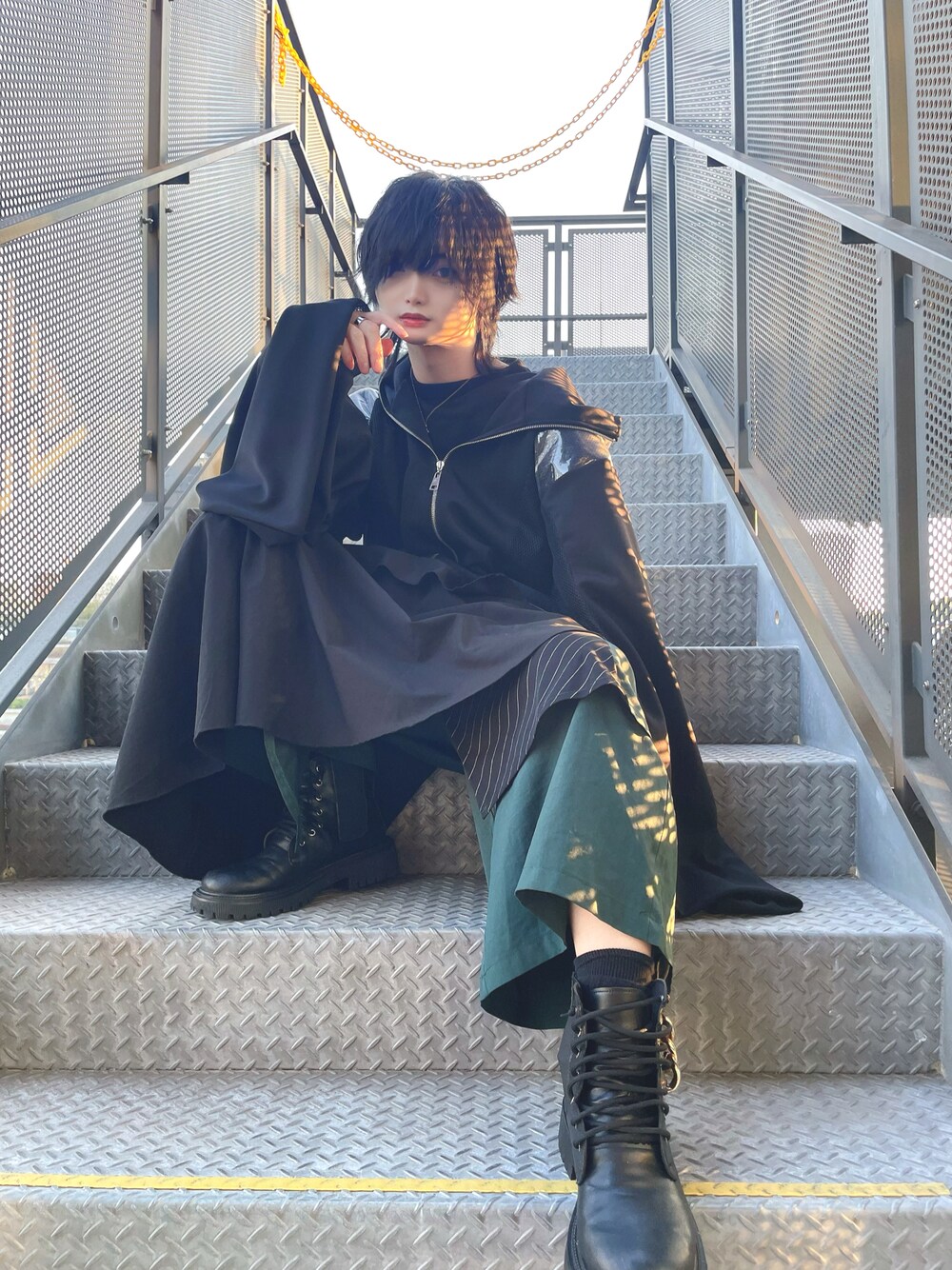 ililil（イルイルイル）の「『ililil/イルイルイル』手が羽に