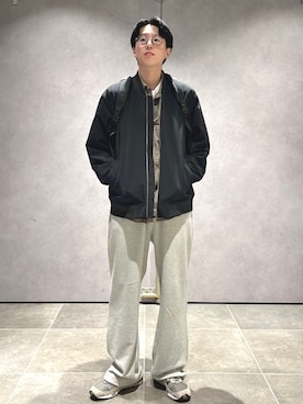 「シップス」｜「アイテム（スウェットパンツ）」を使った、大木さん（メンズ・174cm）の秋コーディネート
