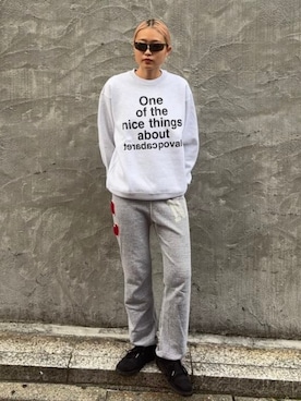 「cabaret poval（キャバレーポバール）のCabaret Poval / Nice Things Crewneck（スウェット、グレー系）」を使った、BEAMS Tさん（メンズ・166cm）の秋コーディネート