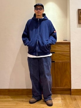 「C.E（シーイー）のC.E / SOLID BIG HEAVY ZIP HOODY NAVY（スウェット、ブルー系）」を使った、BEAMS Tさん（メンズ・166cm）の秋コーディネート