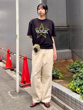 「BEAMS（ビームス）の〈MEN〉FUJI ROCK FESTIVAL'26 / EISUKE HOSHI / ROCK STAR TEE（Tシャツ/カットソー、ブラック系）」を使った、BEAMS Tさん（メンズ・182cm）の夏コーディネート