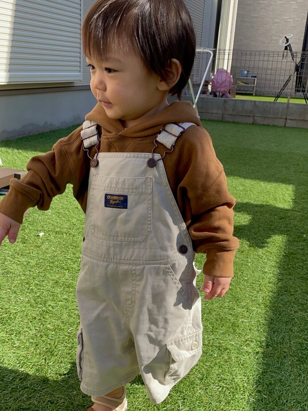 「ベビーコーデ、キッズコーデ」｜「ZARAのアイテム（つなぎ/オールインワン、ホワイト系）」を使った、たいがさん（メンズ・100cm）の冬コーディネートの1枚目の写真