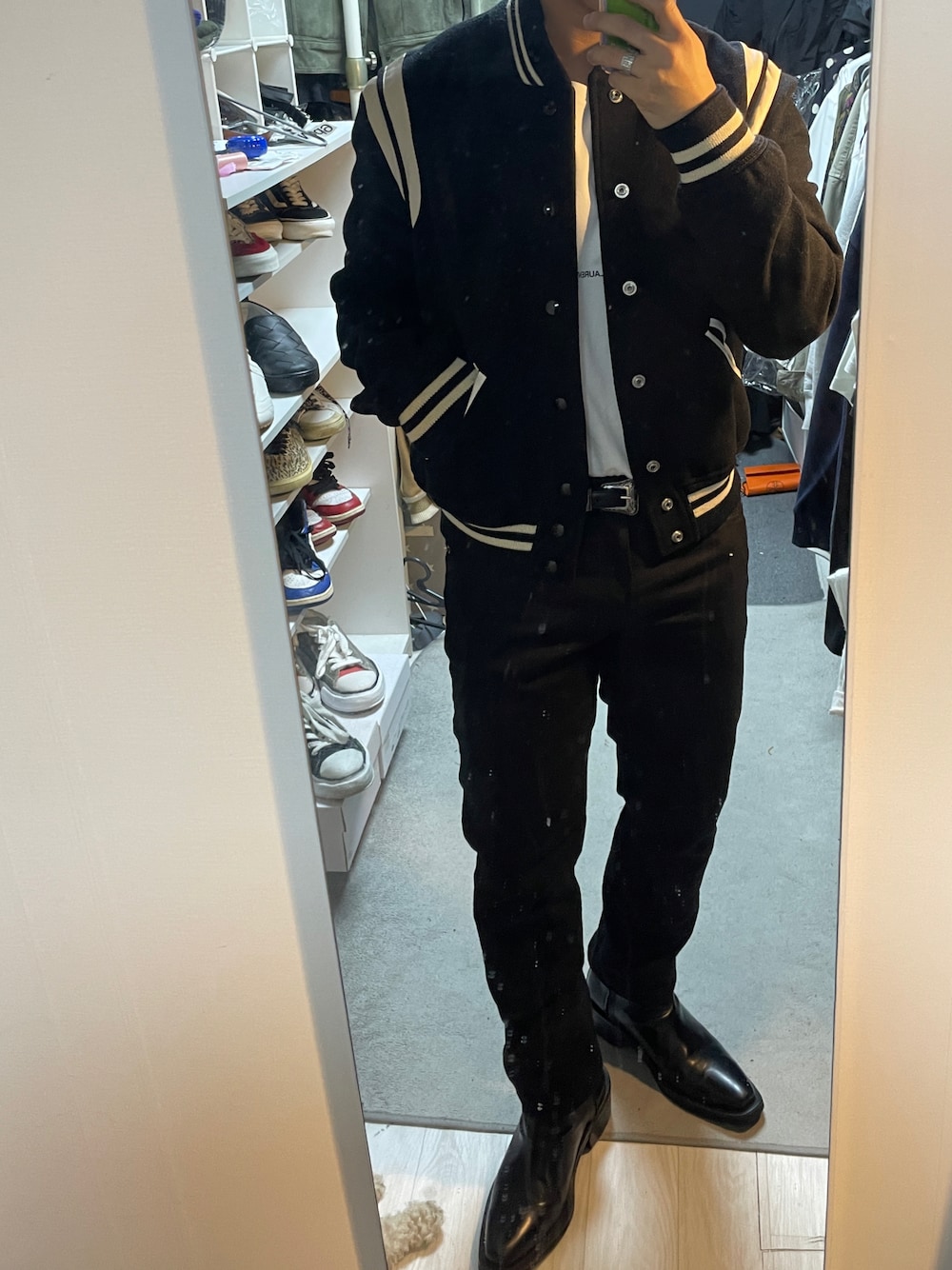 「Saint Laurent、boots、black、STYLE」｜「SAINT LAURENT PARISのアイテム（MA-1、ブラック系）」を使った、mofumofu0さん（メンズ・166cm）の秋コーディネートの1枚目の写真