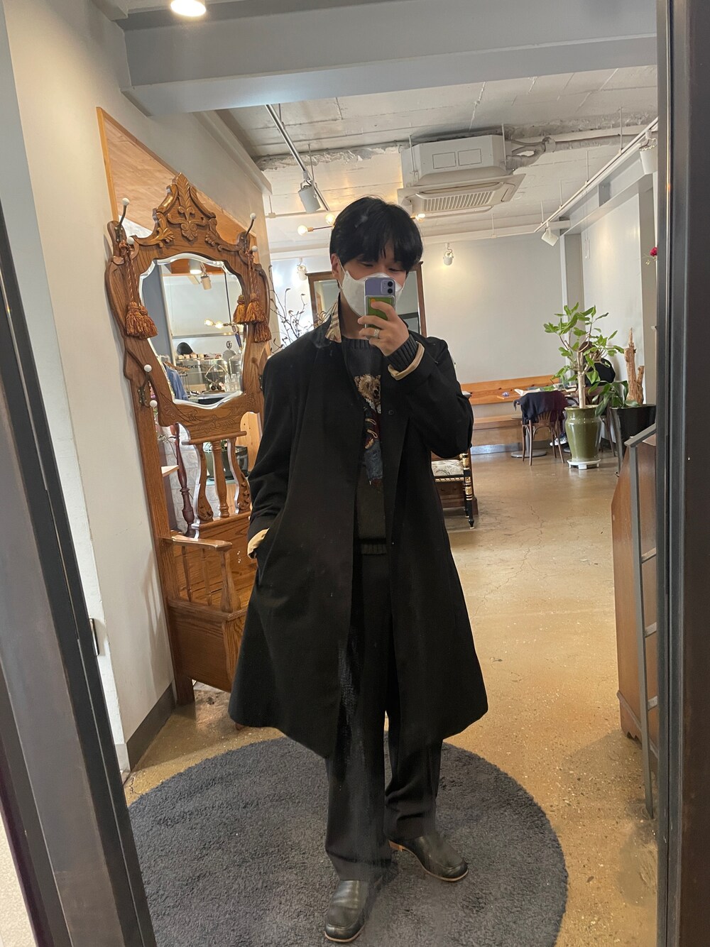 LOEWEのローファーを使ったメンズ人気ファッション