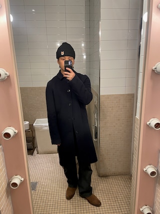 Acne Studiosのステンカラーコートを使った人気ファッション