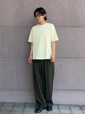 「ITEMS URBANRESEARCH（アイテムズ アーバンリサーチ）のPERFECTEX ハニカム クルーネックTシャツ（Tシャツ/カットソー、イエロー系）」を使った、白上 悠人さん（メンズ・175cm）の夏コーディネート
