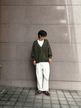 「ITEMS URBANRESEARCH（アイテムズ アーバンリサーチ）のワッフル編み Vネックニットカーディガン（ニット/セーター）」を使った、Shiragami Harutoさん（メンズ・175cm）の秋コーディネート