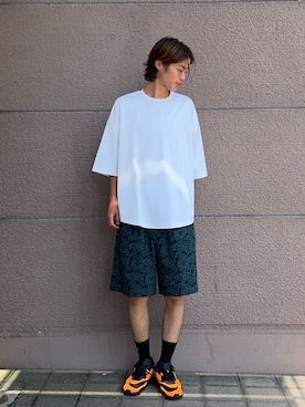 「ITEMS URBANRESEARCH（アイテムズ アーバンリサーチ）のワイドフィットショートスリーブポンチTシャツ（Tシャツ/カットソー、ホワイト系）」を使った、白上 悠人さん（メンズ・175cm）の夏コーディネート
