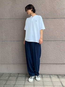 「ITEMS URBANRESEARCH（アイテムズ アーバンリサーチ）の接触冷感 TRテーパードスラックス（その他パンツ、ブルー系）」を使った、白上 悠人さん（メンズ・175cm）の夏コーディネート