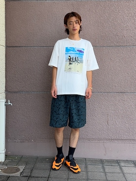 「ITEMS URBANRESEARCH（アイテムズ アーバンリサーチ）のSurf Printed T-Shirt（Tシャツ/カットソー、その他）」を使った、白上 悠人さん（メンズ・175cm）の夏コーディネート