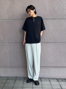 「ITEMS URBANRESEARCH（アイテムズ アーバンリサーチ）のU.S. POLO ASSN　天竺ヘンリーTシャツ（Tシャツ/カットソー、ブラック系）」を使った、白上 悠人さん（メンズ・175cm）の夏コーディネート