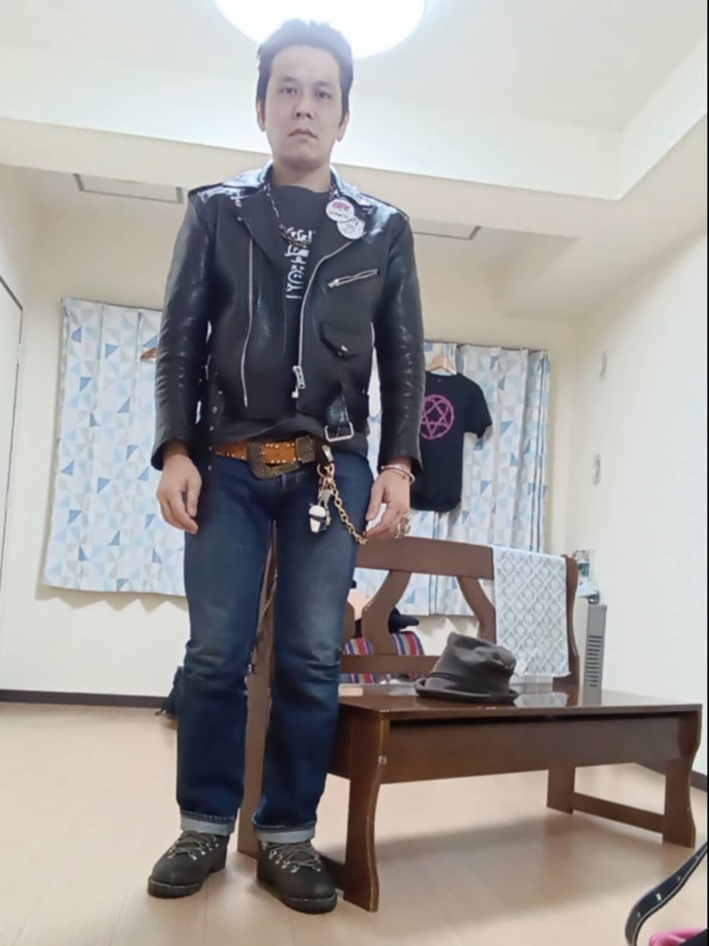 「punk」｜「Pippy'sのアイテム（ライダースジャケット、ブラック系）」を使った、希世春Woodsticsさん（骨格ナチュラル・メンズ・173cm）の冬コーディネートの1枚目の写真
