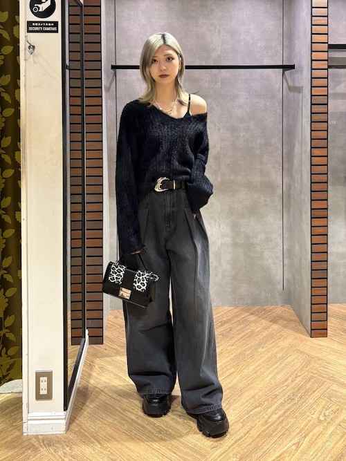 【pinue】ダメージタックデニムパンツ / ブラック / Sサイズ ダメージタックデニムパンツ（BLACK） - PINUE