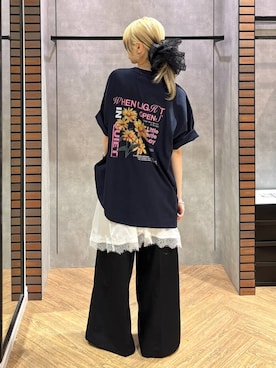 「PBLIM（ページボーイリム）の《UNISEX》マーガレットT　バックプリント / 刺繍（Tシャツ/カットソー、ブルー系）」を使った、カワさん（レディース・163cm）の夏コーディネート