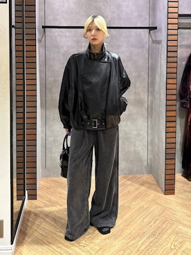 「PAGEBOY（ページボーイ）のワイドスウェットパンツ（スウェットパンツ、ブラック系）」を使った、カワさん（レディース・163cm）の秋コーディネート