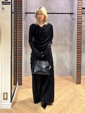 「PAGEBOY（ページボーイ）のベロアドレープロングスリーブ（Tシャツ/カットソー、ブラック系）」を使った、カワさん（レディース・163cm）の秋コーディネート