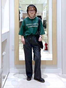 「アイテム（スラックス）」を使った、amamikanoheyaさん（レディース・155cm・40代）の夏コーディネート