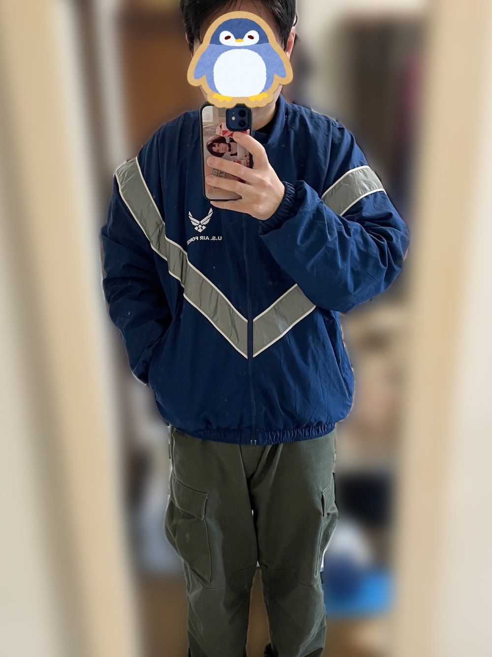 「ストリートMIX、ミリタリー、春コーデ」｜「U.S.AIR FORCEのアイテム（ナイロンジャケット、ブルー系）」を使った、ゆうさん（メンズ・166cm）の春コーディネートの1枚目の写真