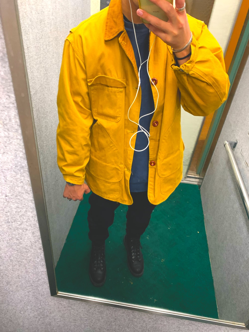 「VINTAGEのアイテム（カバーオール、イエロー系）」を使った、machimaaさん（メンズ・177cm）の秋コーディネートの1枚目の写真