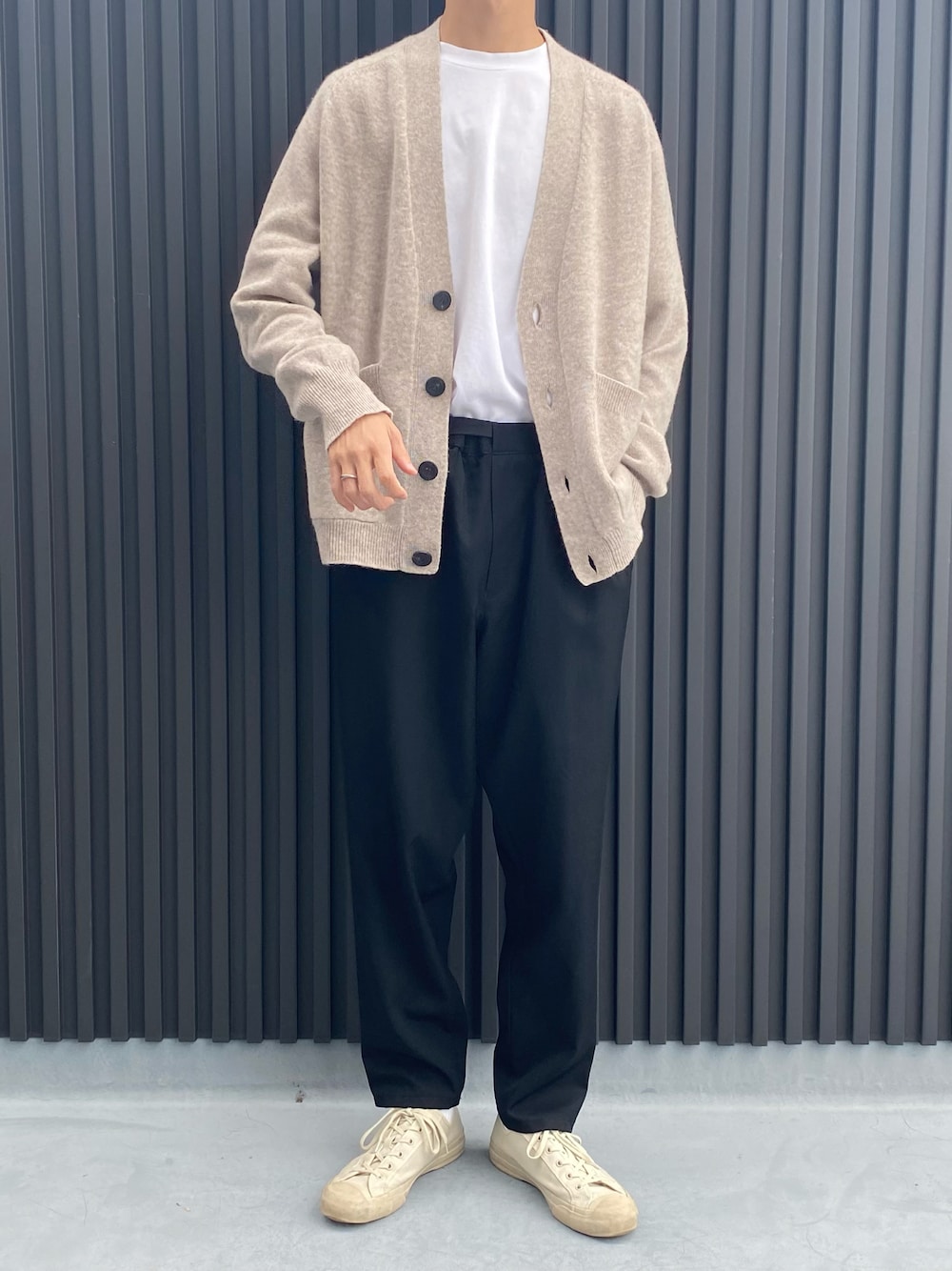 「オーバーサイズ、おしゃれさんと繋がりたい、ビッグシルエット、冬コーデ、オトナカジュアル、休日スタイル、UNIQLO、カーディガン、STUDIONICHOLSON、graphpaper、UNIQLO U、GU、GUコーデ、秋のコーデ、秋コーデ」｜「STUDIO NICHOLSONのアイテム（カーディガン/ボレロ、ベージュ系）」を使った、SHIRYUさん（メンズ・176cm）の秋コーディネートの1枚目の写真