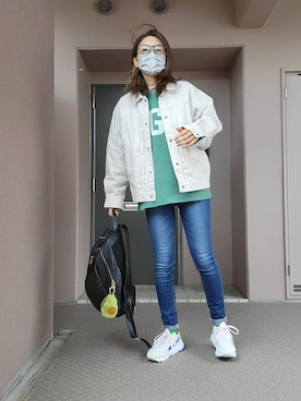 「ロゴニット」｜「アイテム（デニムジャケット）」を使った、まある(👓)さん（レディース・164cm）の冬コーディネート
