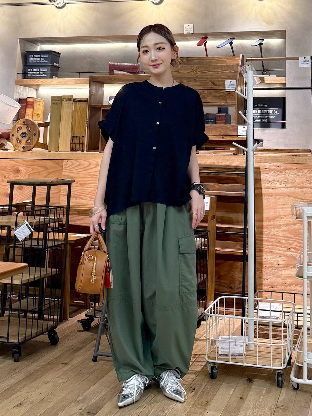 すなぎもさんの「【MODE NORM CORE】 シャカバルーンポケパンツ（niko and...）」を使ったコーディネートの1枚目の写真
