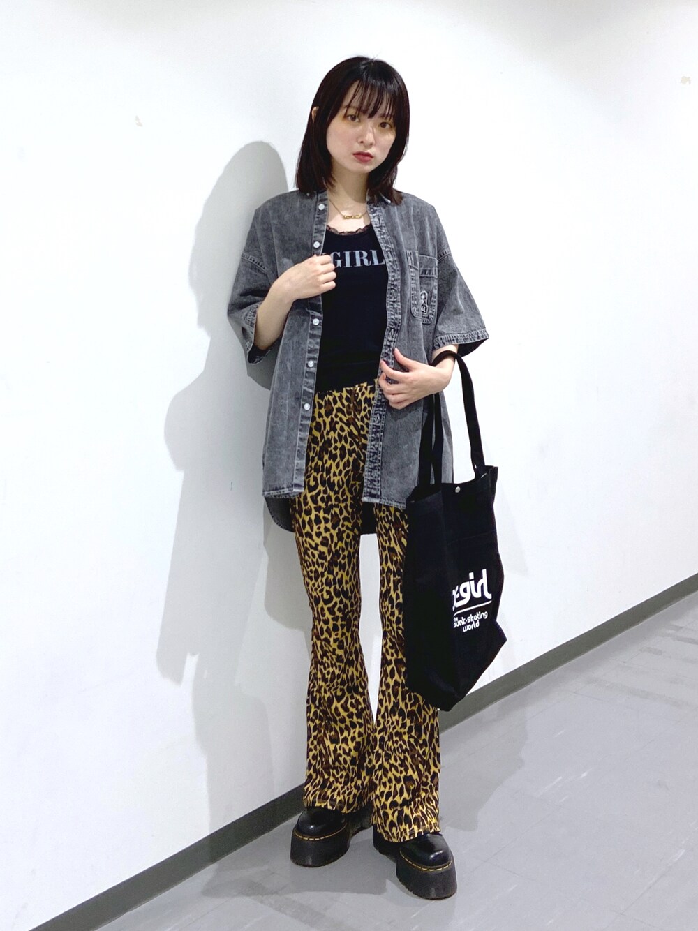 X-girlのアイテムを使った「ヒョウ柄パンツ」のレディース人気