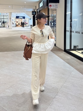 「prose verse（プロズヴェール）の【MOMO】裾フリルドッキングトップス（Tシャツ/カットソー、ホワイト系）」を使った、ももぞうさん（レディース・154cm）の春コーディネート