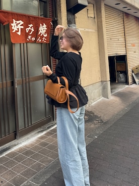 「prose verse（プロズヴェール）の【MOMO】裾フリルドッキングトップス（Tシャツ/カットソー、ブラック系）」を使った、ももぞうさん（レディース・154cm）の春コーディネート