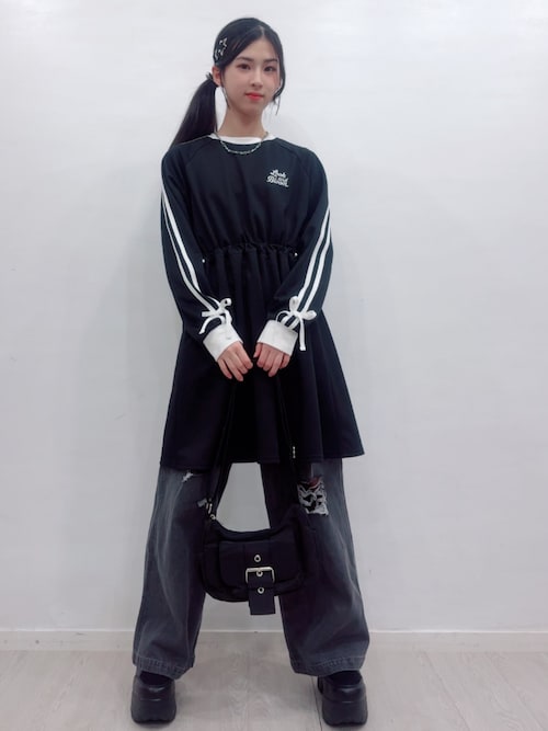 ストーン付きスタンダード向きワンピース❤️後ろファスナーで練習も楽々 ストーン付きスタンダード向きワンピース??後ろファスナーで練習も楽々