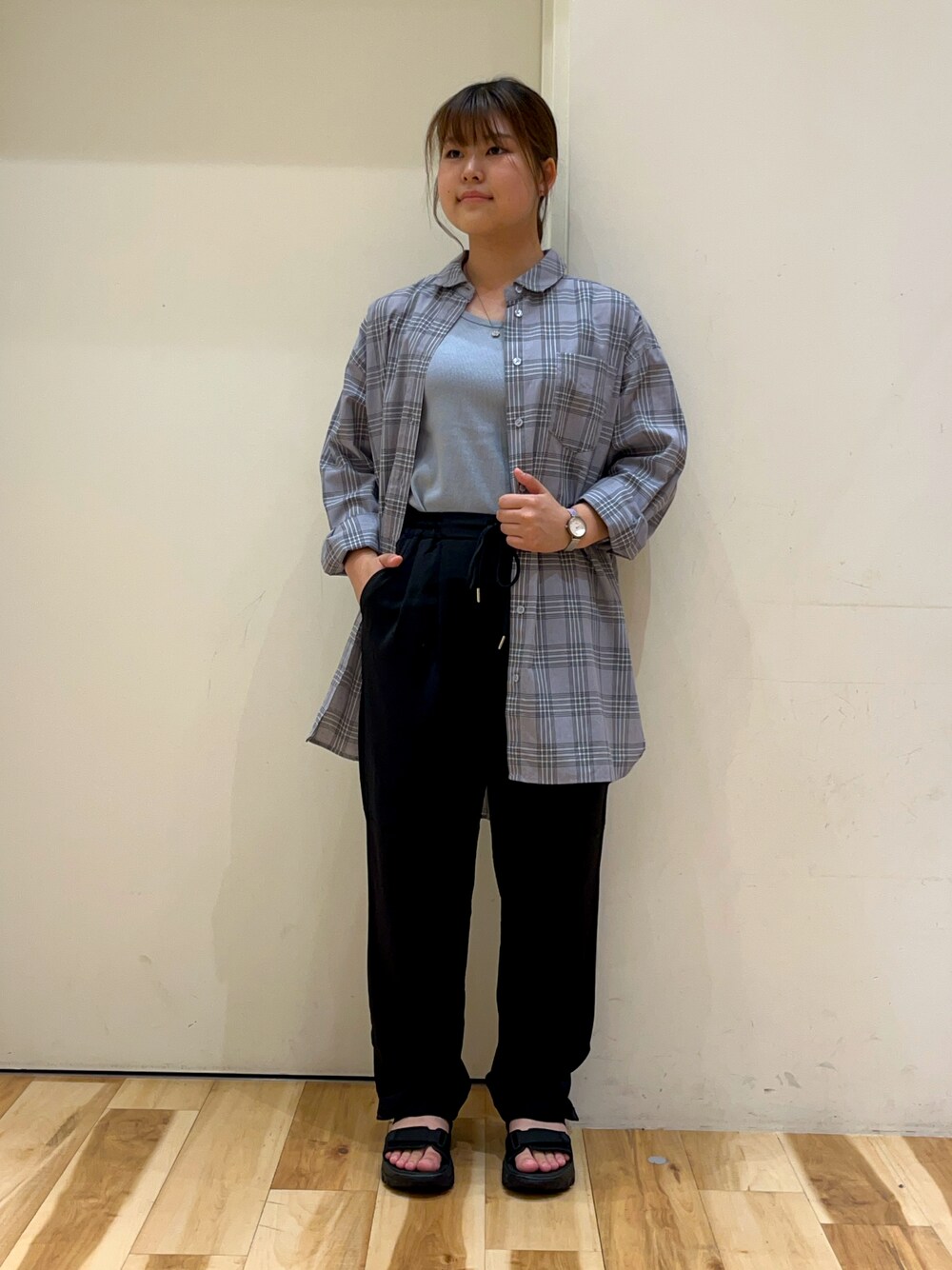 「Samansa Mos2 blueのアイテム（タンクトップ、ブルー系）」を使った、さわさん（レディース・155cm）の秋コーディネートの1枚目の写真