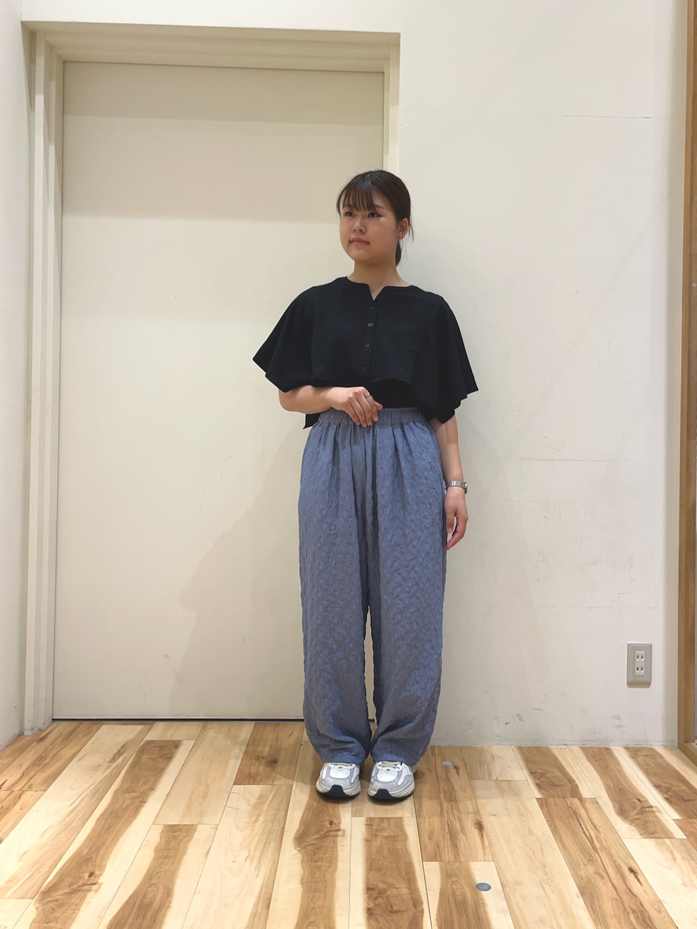 「Samansa Mos2 blueのレースジャカードバルーンパンツ（その他パンツ、ブルー系）」を使った、さわさん（レディース・155cm）の夏コーディネートの1枚目の写真
