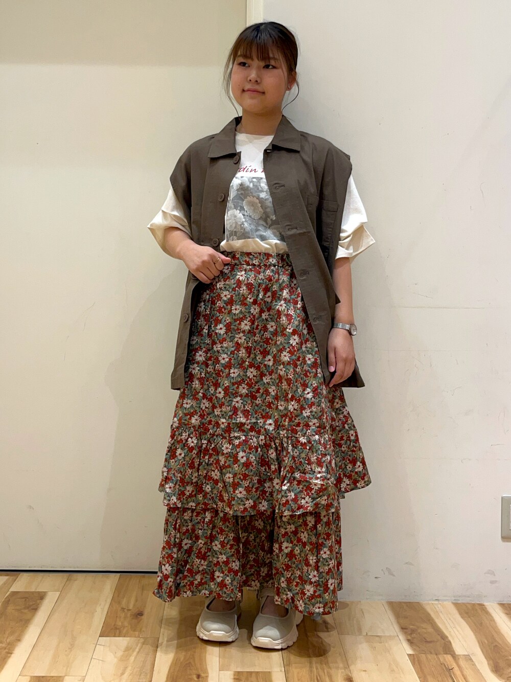 「Samansa Mos2のミリタリーベスト（ベスト、ブラウン系）」を使った、さわさん（レディース・155cm）の夏コーディネートの1枚目の写真