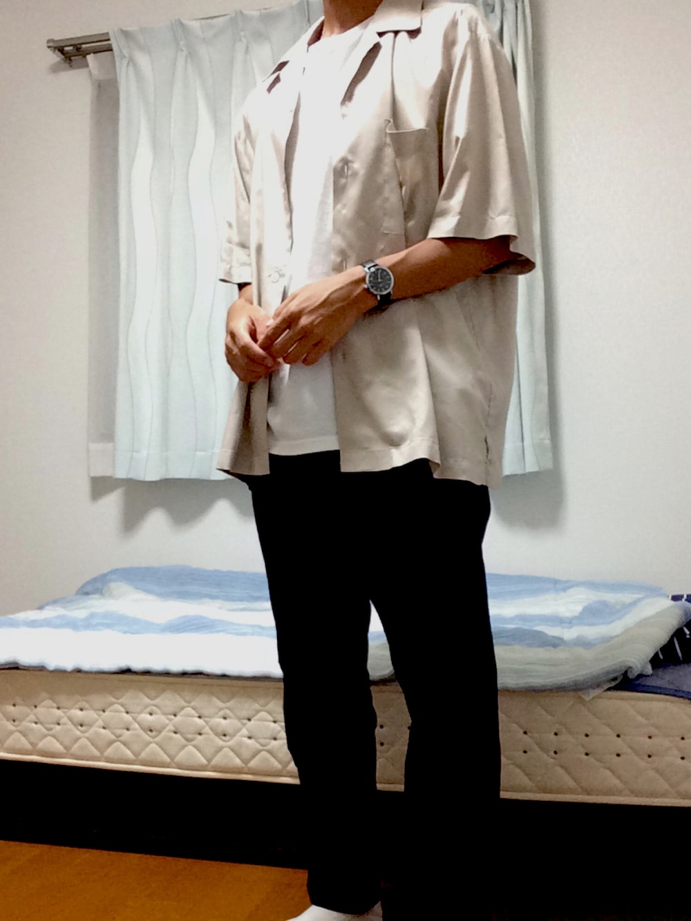 「GUのアイテム（シャツ/ブラウス、ベージュ系）」を使った、エビちゃん🦐さん（メンズ・167cm）の夏コーディネートの1枚目の写真