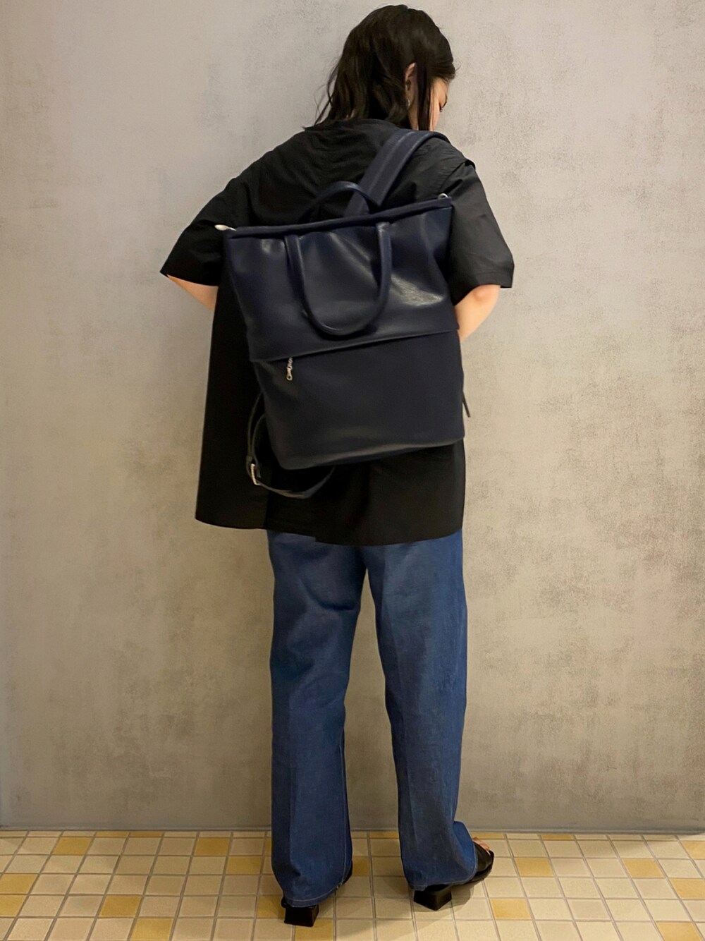 「ヒロコハヤシ、HIROKO HAYASHI、HIROKOHAYASHI、リュック、リュックスタイル、お仕事バッグ、シンプルコーデ」｜「HIROKO HAYASHIのMAMELI（マメリ）リュック（バックパック/リュック、ブルー系）」を使った、um_hhさん（レディース・161cm）の夏コーディネートの1枚目の写真
