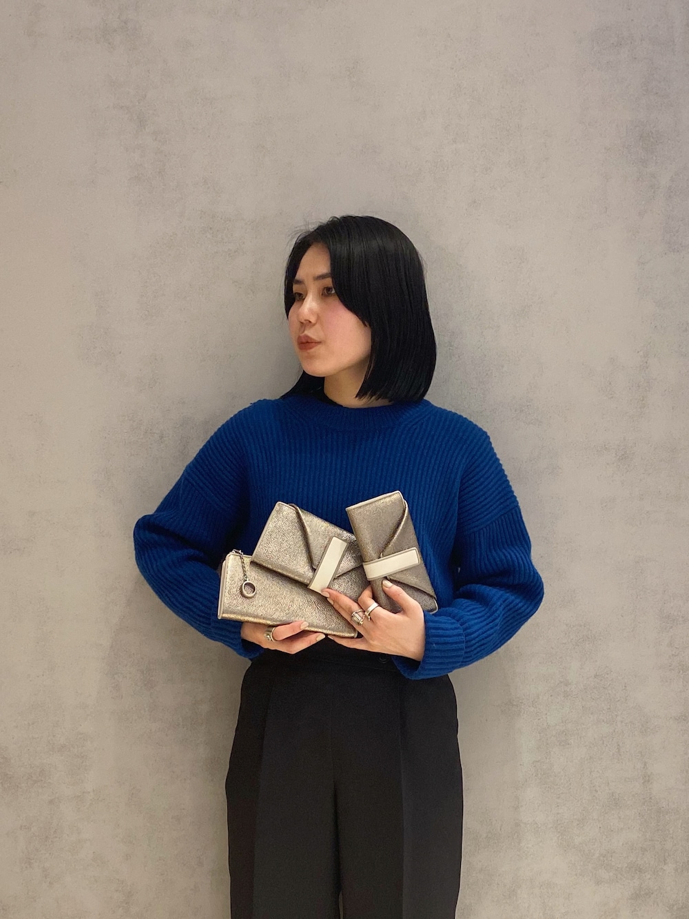 「ヒロコハヤシ、HIROKO HAYASHI、HIROKOHAYASHI、長財布、長財布ミニ、ファスナー長財布、ゴールド、革小物」｜「HIROKO HAYASHIのPLATINO（プラーティノ）長財布ミニ（財布、ゴールド系）」を使った、um_hhさん（レディース・161cm）の冬コーディネートの1枚目の写真