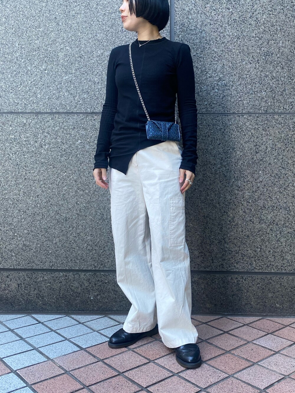 「ヒロコハヤシ、HIROKO HAYASHI、HIROKOHAYASHI、ミニモ、マルチ財布、限定アイテム、カジュアルコーデ、お財布バッグ」｜「HIROKO HAYASHIの【限定商品】GIRASOLE（ジラソーレ）チェーン付マルチ財布（財布、ブルー系）」を使った、um_hhさん（レディース・161cm）の春コーディネートの1枚目の写真