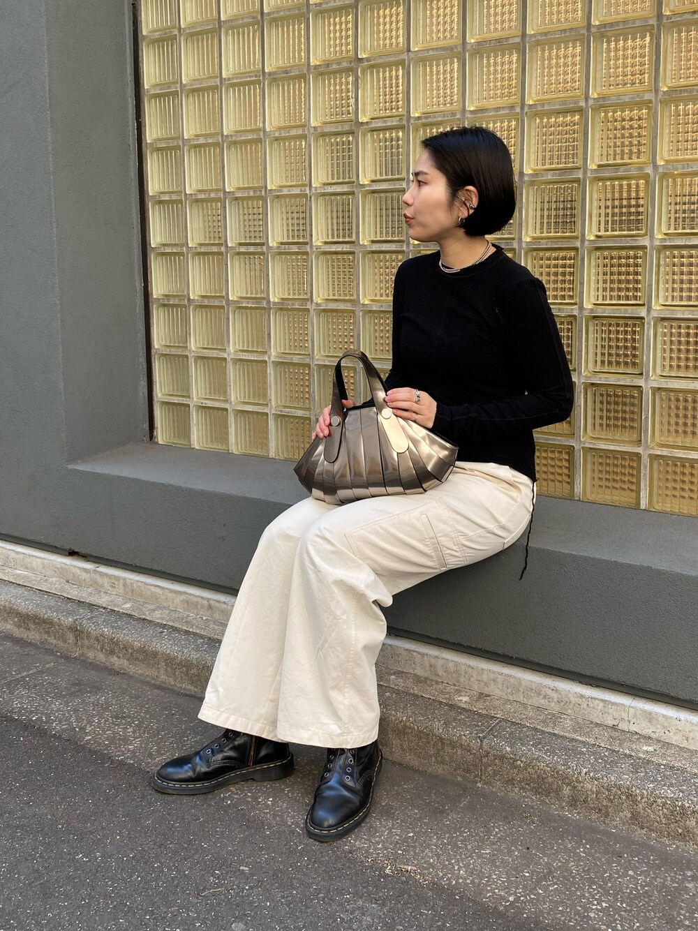 「ヒロコハヤシ、HIROKO HAYASHI、HIROKOHAYASHI、限定、春服コーデ、おでかけコーデ、カジュアルコーデ、ハンドバッグ、ショルダーバッグ」｜「HIROKO HAYASHIのOSSO VIVO（オッソ ヴィーヴォ）2wayハンドバッグ（ハンドバッグ、その他）」を使った、um_hhさん（レディース・161cm）の春コーディネートの1枚目の写真