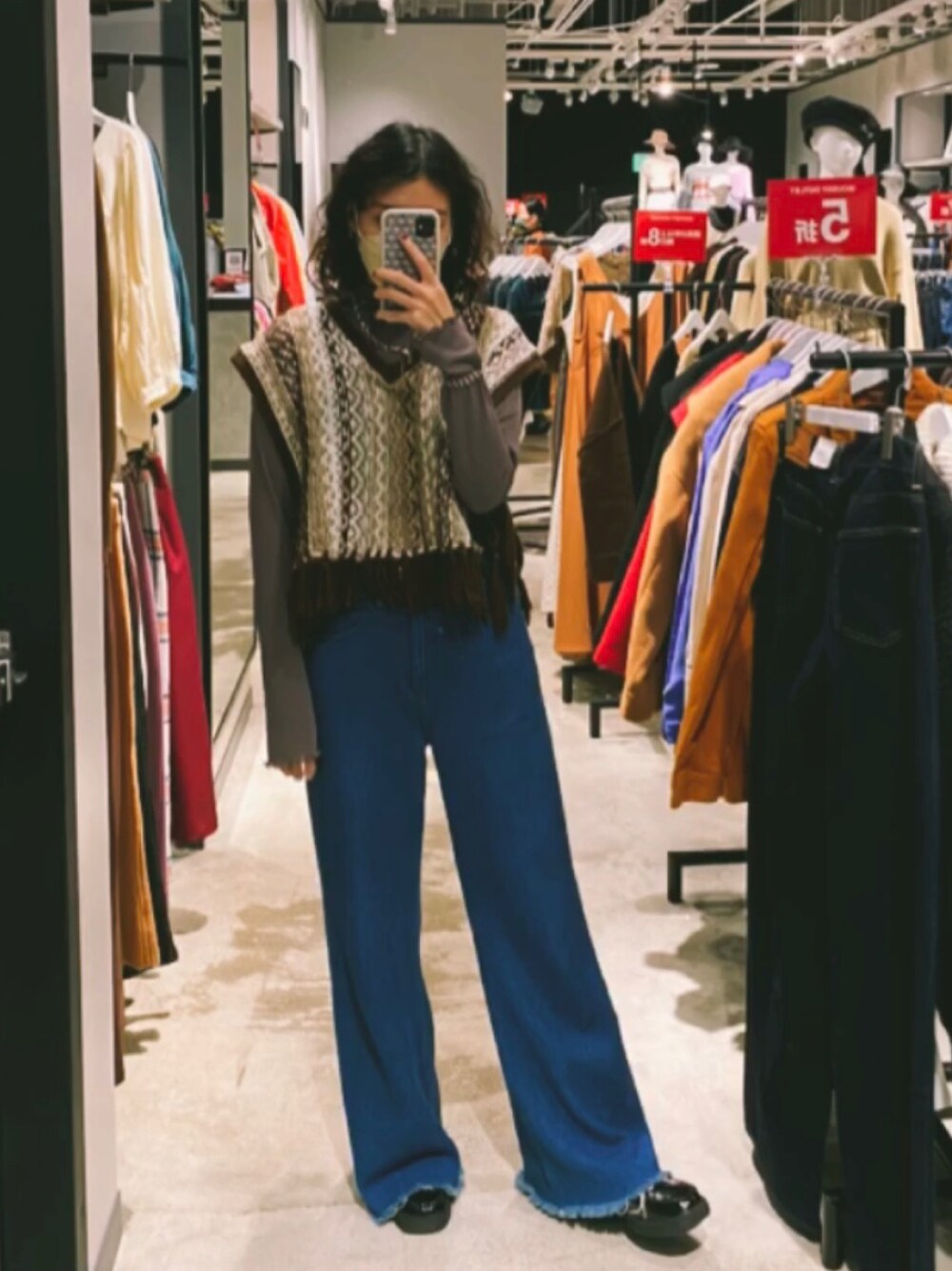 「冬感、コーディネート」｜「RETRO GIRLのアイテム（ベスト、ブラウン系）」を使った、kirakira akira さん（レディース・162cm）の冬コーディネートの1枚目の写真
